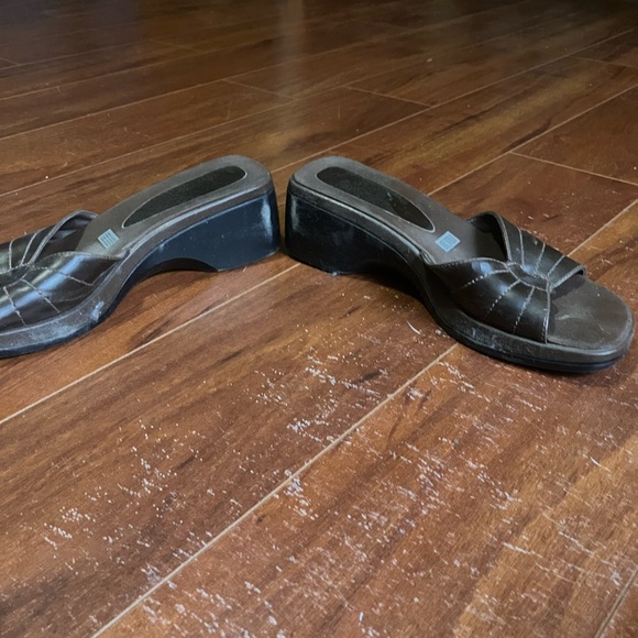 Sandals - Picture 6 of 9